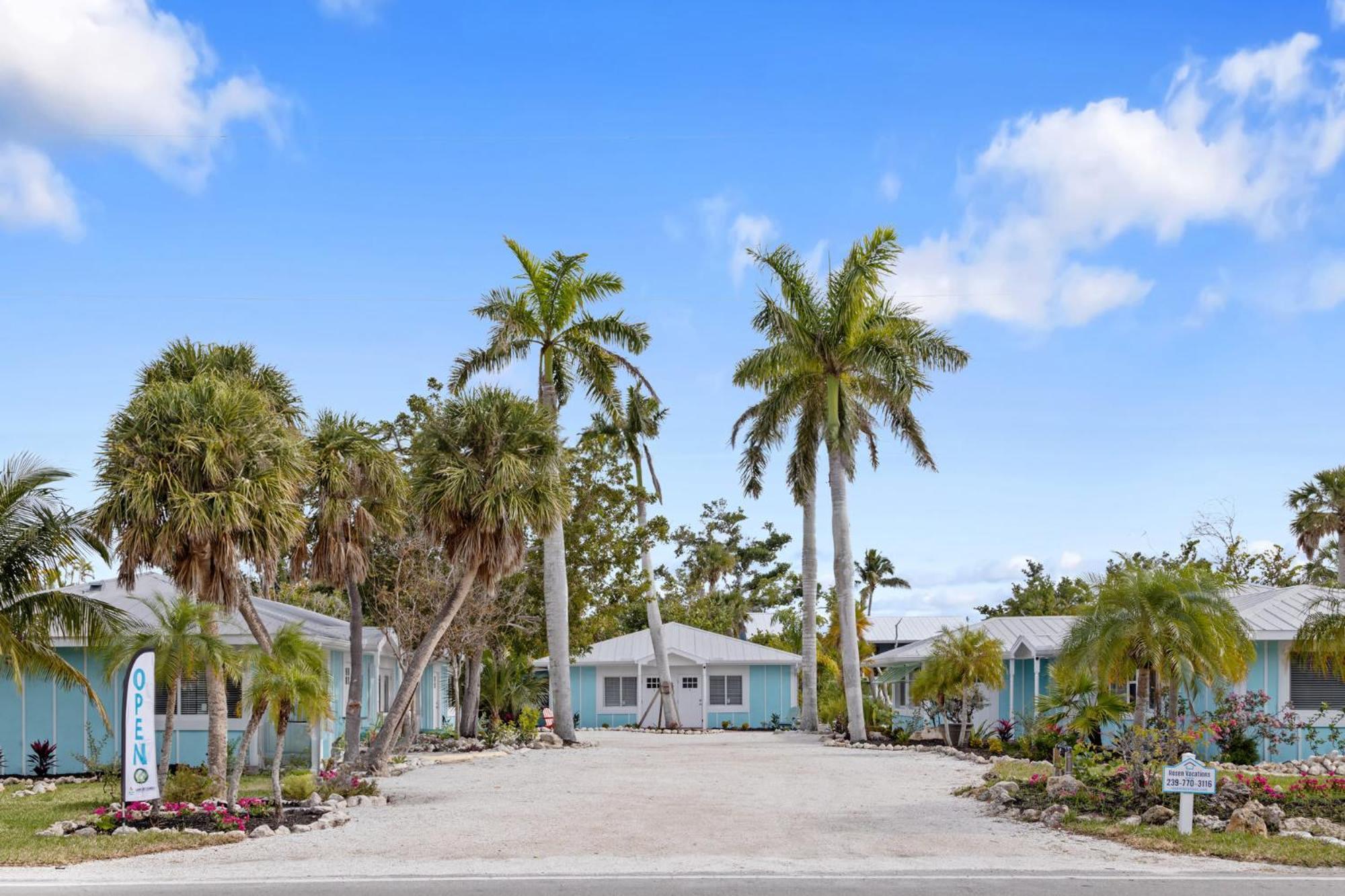 Captain Ed's - Charming At Palmview Of With Bikes Sanibel
