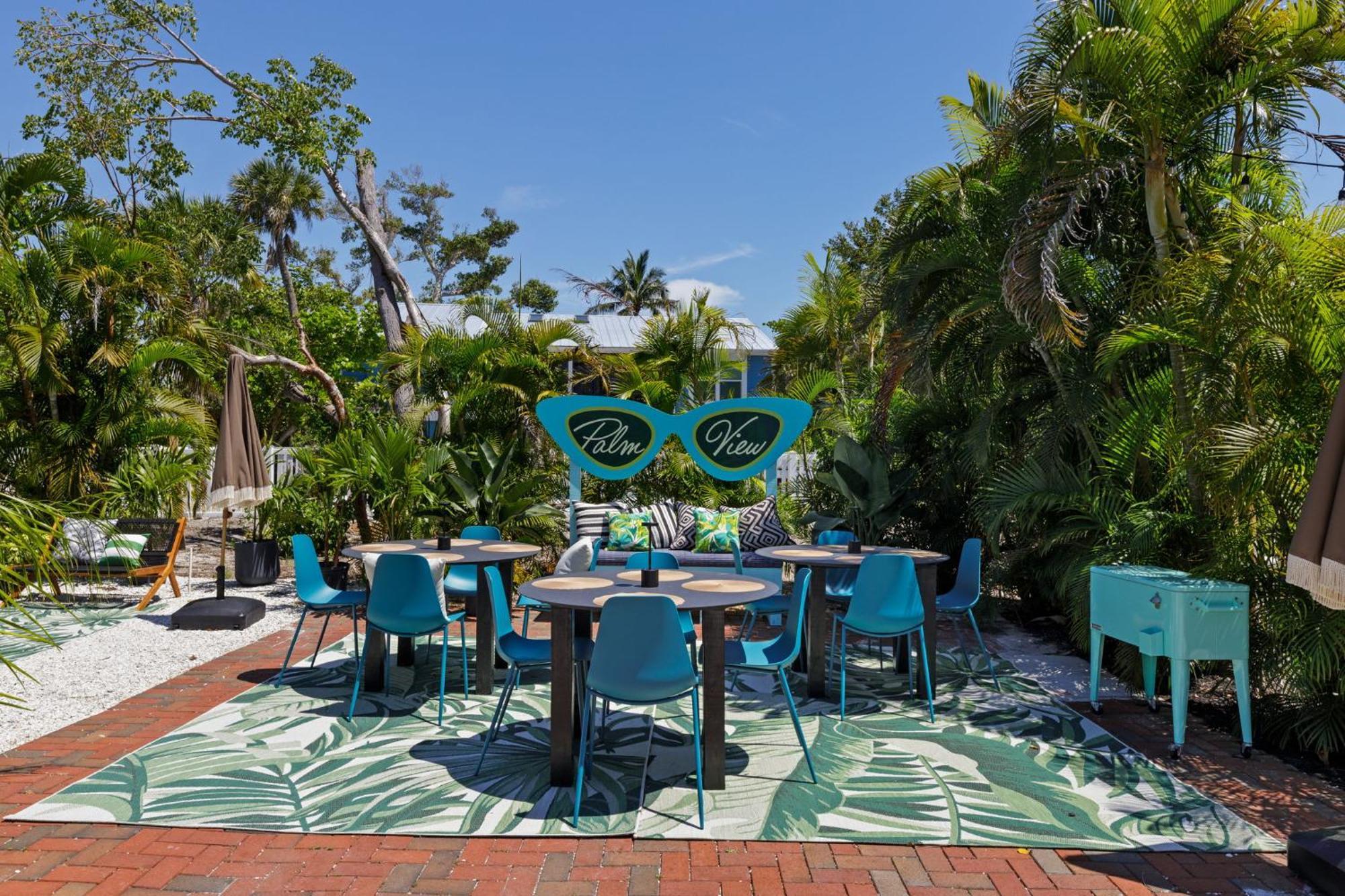 Captain Ed's - Charming At Palmview Of With Bikes Sanibel